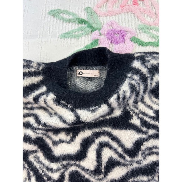 SO Goods For Life Zebra Print Pullover Sweater Women's Large Knit Cozy - Picture 6 of 9